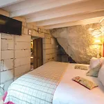 Logis Demeure De La Vignole Hotel 3*