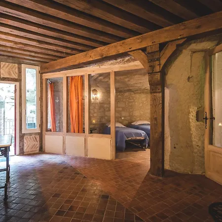 Logis Demeure De La Vignole Otel