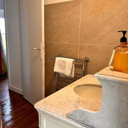 Logis Demeure De La Vignole Hotel