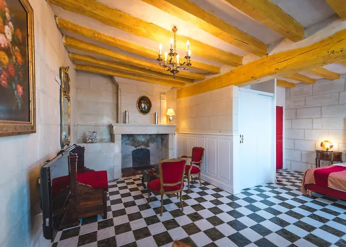 Logis Demeure De La Vignole Hotel