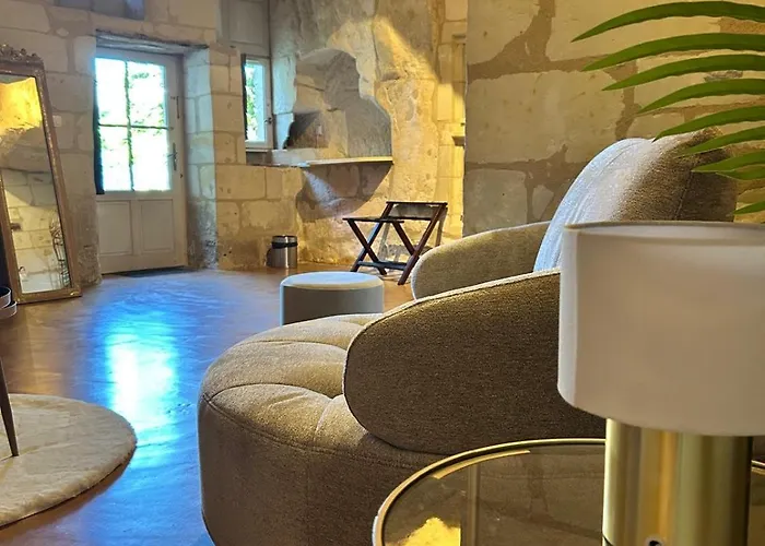 Logis Demeure De La Vignole Hotel 3*