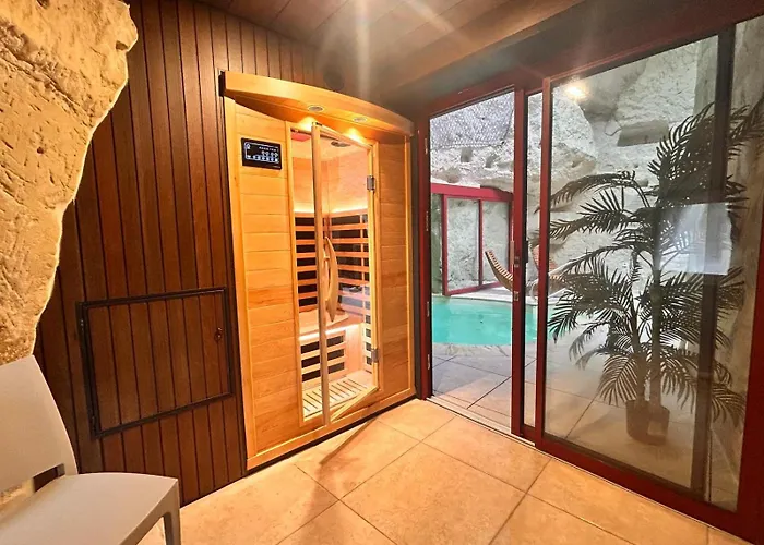 Hotel Logis Demeure De La Vignole Turquant