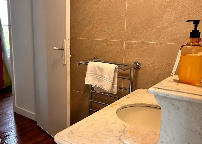 Logis Demeure De La Vignole Hotel