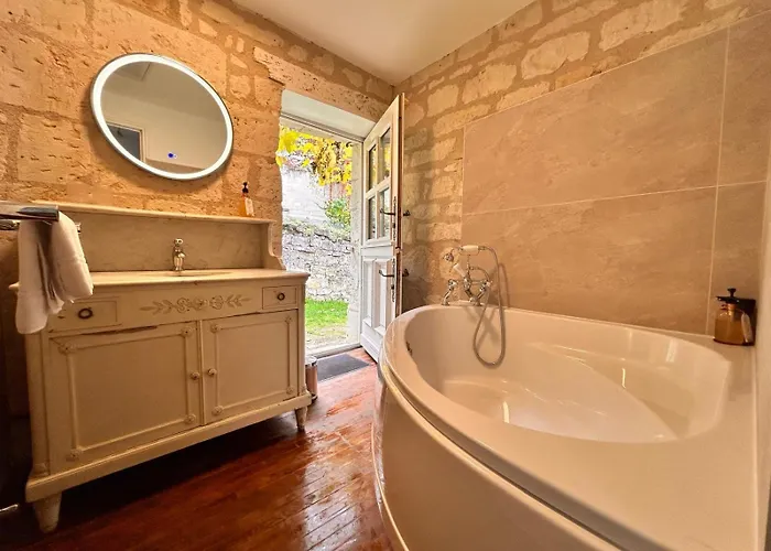 Hotel Logis Demeure De La Vignole 3*