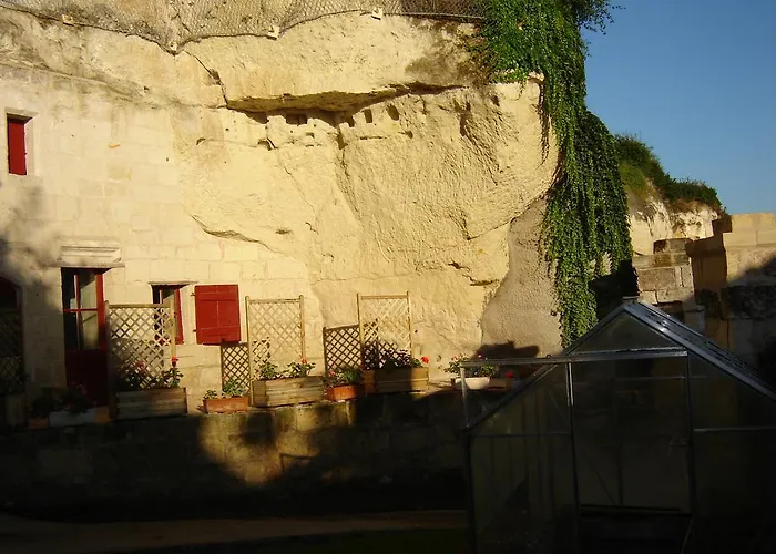 Hotel Logis Demeure De La Vignole Turquant